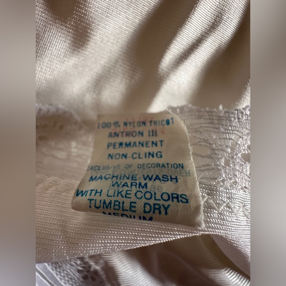 Vintage White Lace Nylon Tricot Slip, Size 44 (Modern XL) - Picture 6 of 10